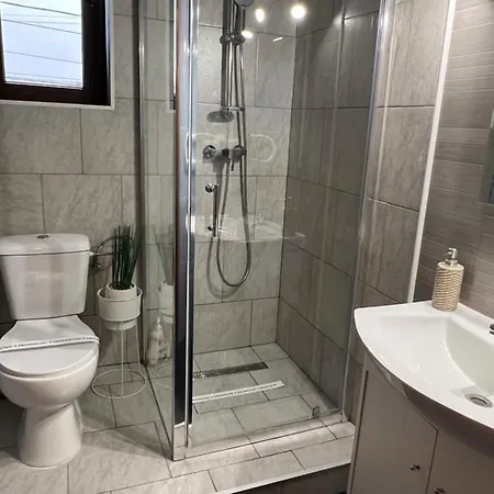 招待所 Pensiunea Uno